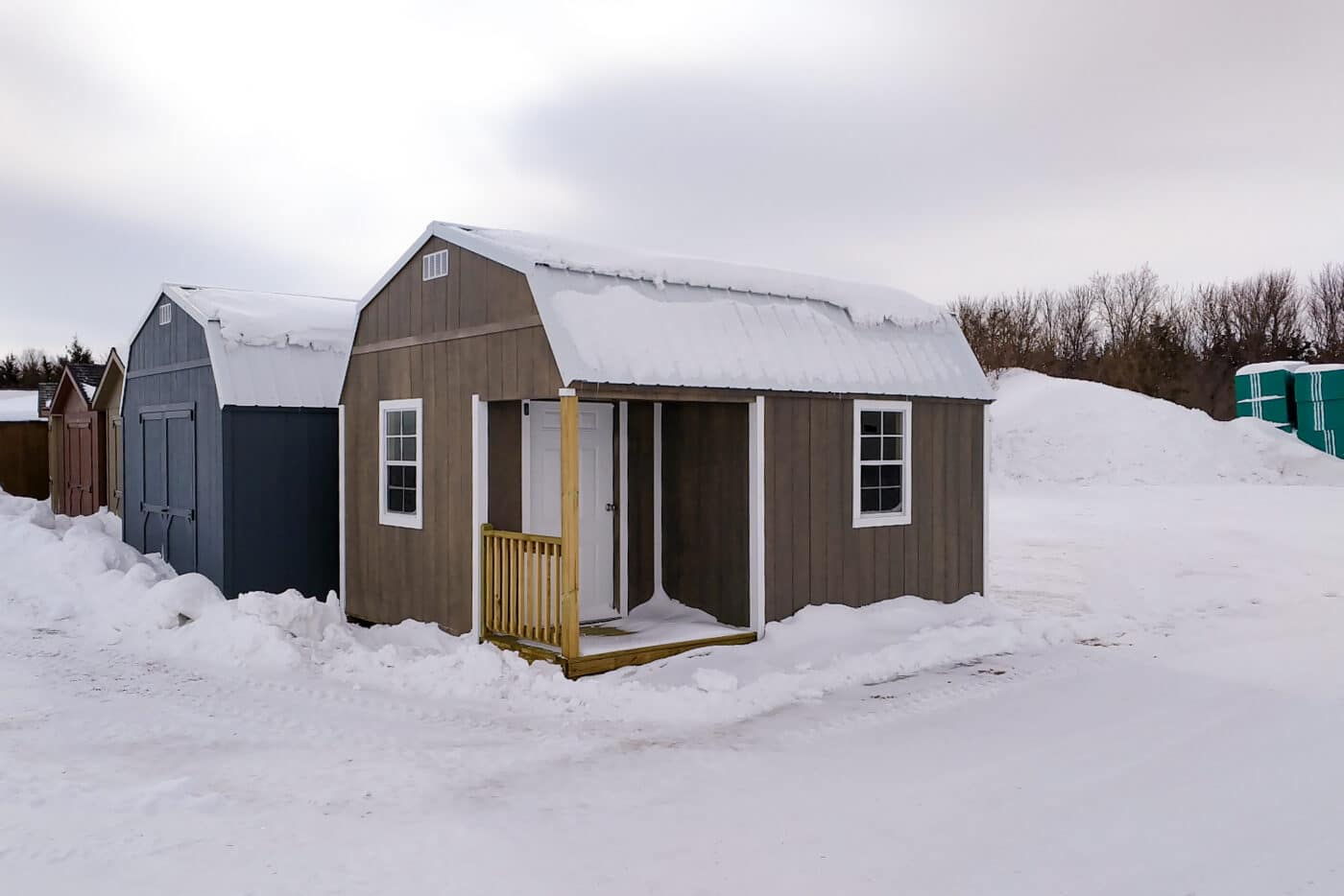 High Barn Cabin and lofted barn cabin in snow