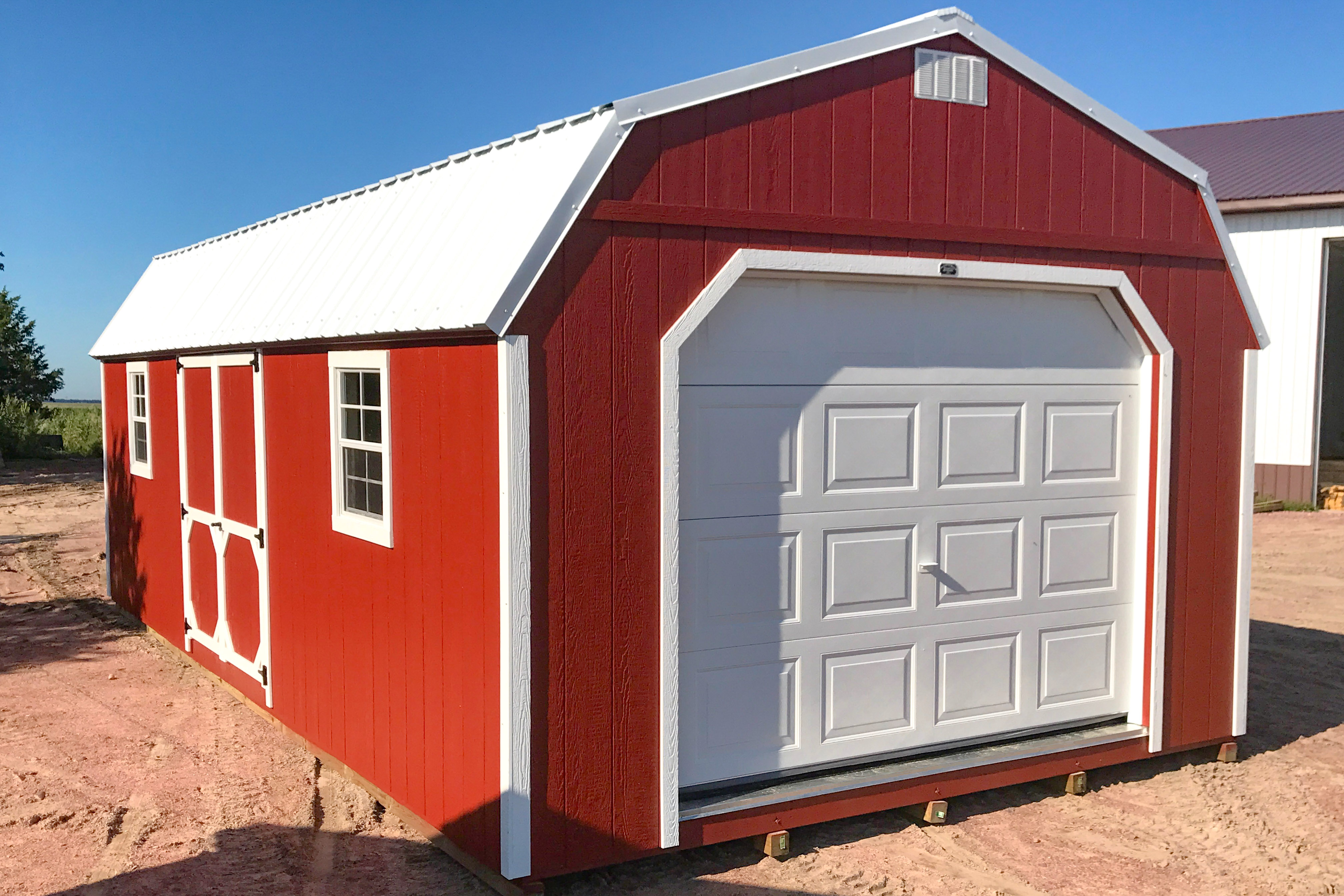 High barn garage in shed lot